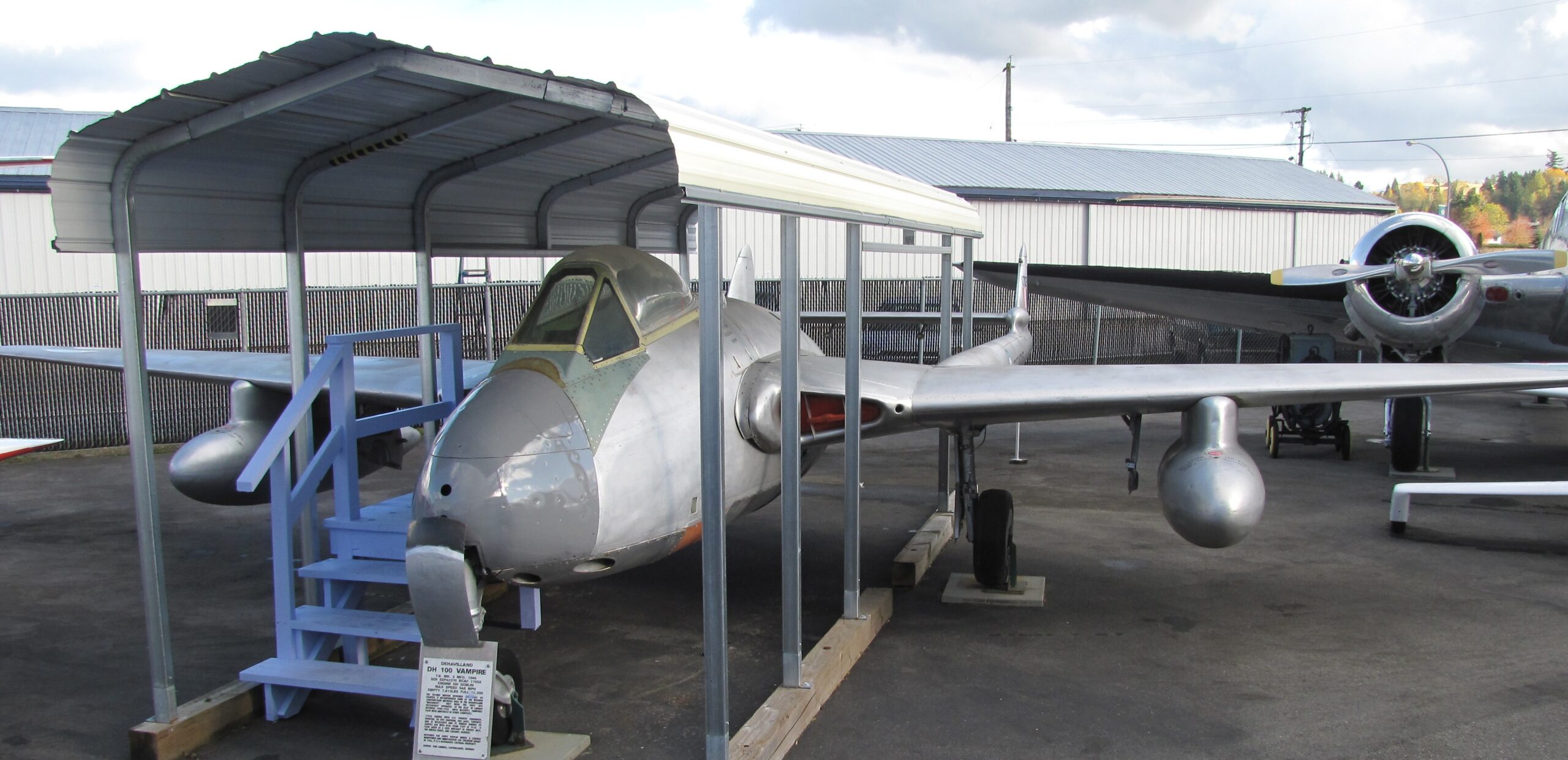 de Havilland DH100 Vampire Mk 3 - Canadian Museum of Flight